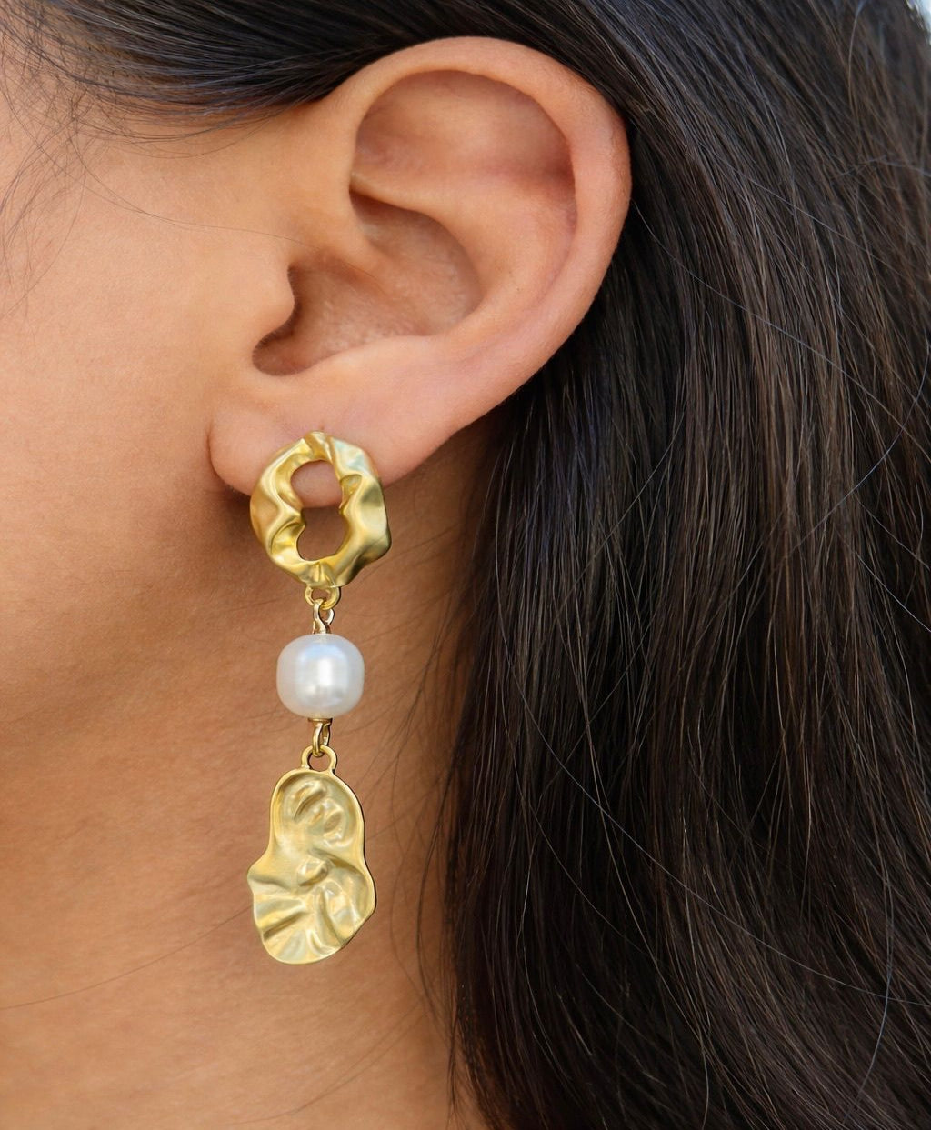 Curve Drop Earrings