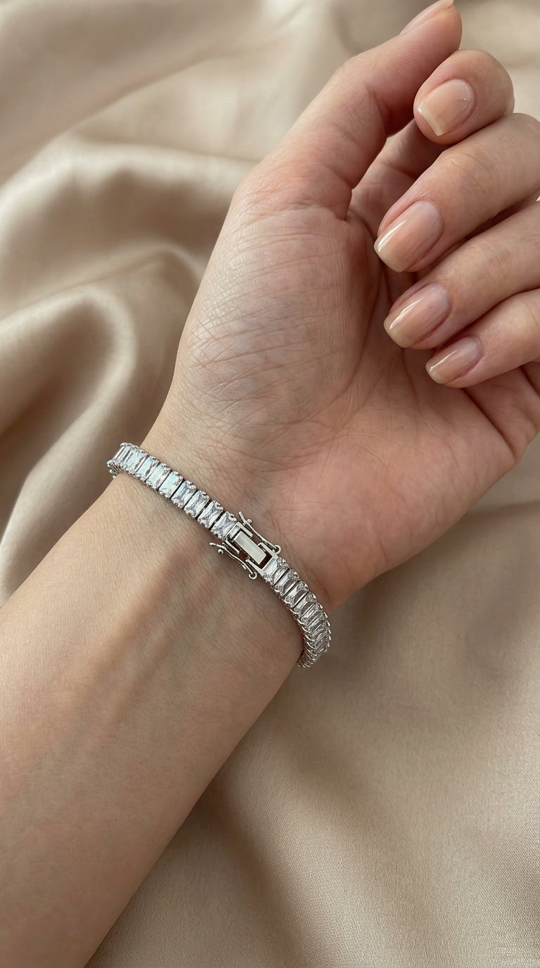 Tennis bracelet