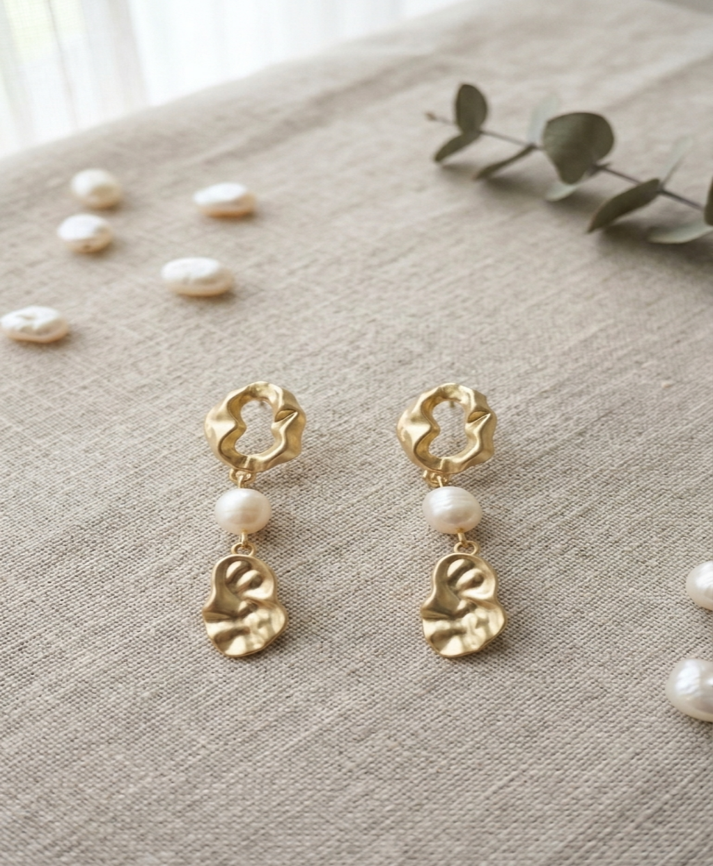 Curve Drop Earrings